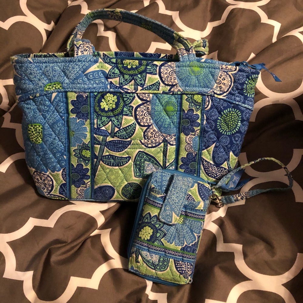 Vera Bradley purse and wristlet